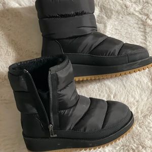 UGG – Ridge Waterproof Insulated Boot